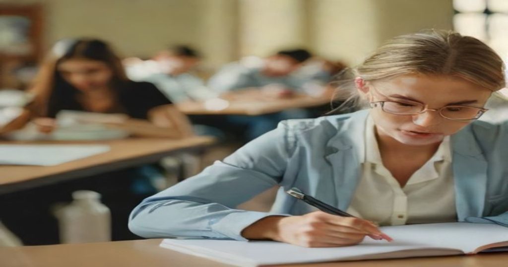 Cómo ser abogado en España: requisitos, máster de acceso, examen y colegiación